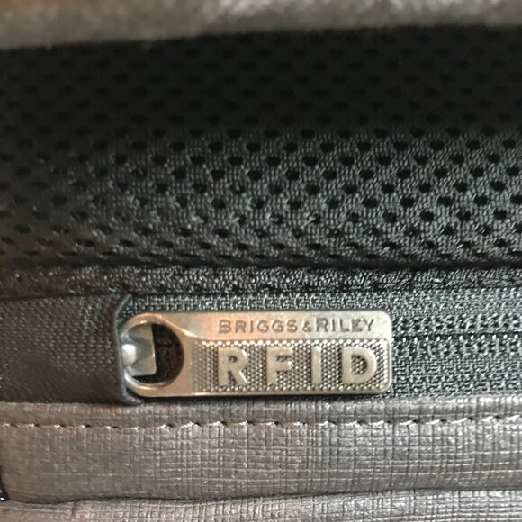 The Briggs & Riley Kinzie Street Large Backpack Travel Backpack RFID (Damage) - Picture 3 of 16